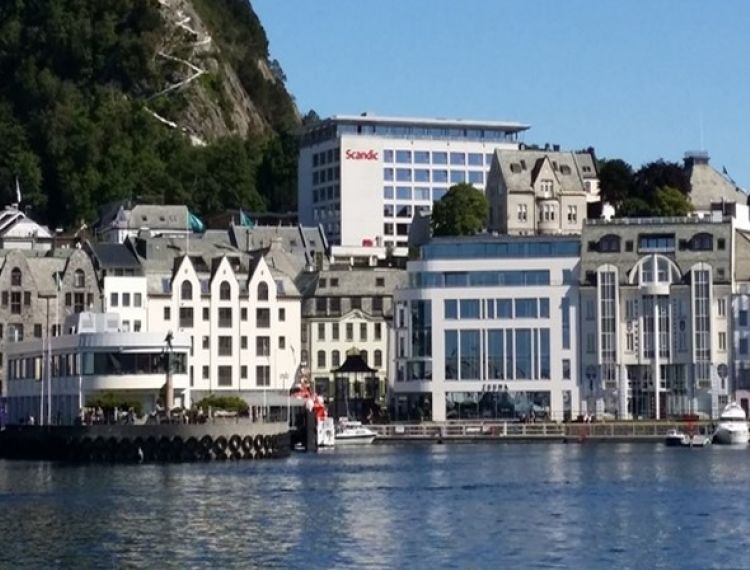 Monopoly wine tasting in Ålesund 28/10/19